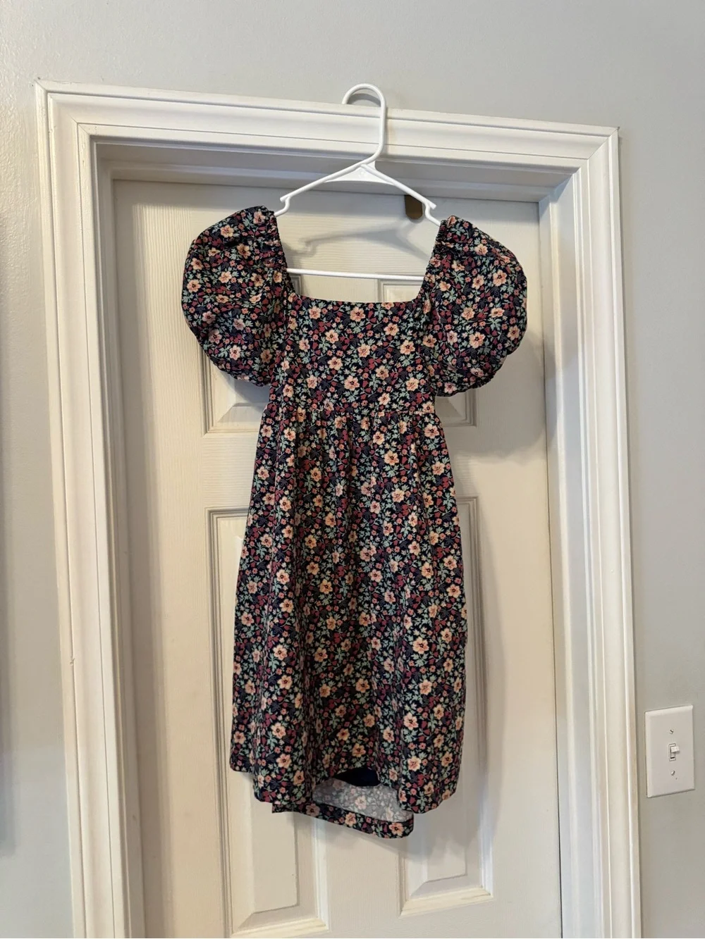 Girls Navy Floral Puff-Sleeve Dress with tie back
